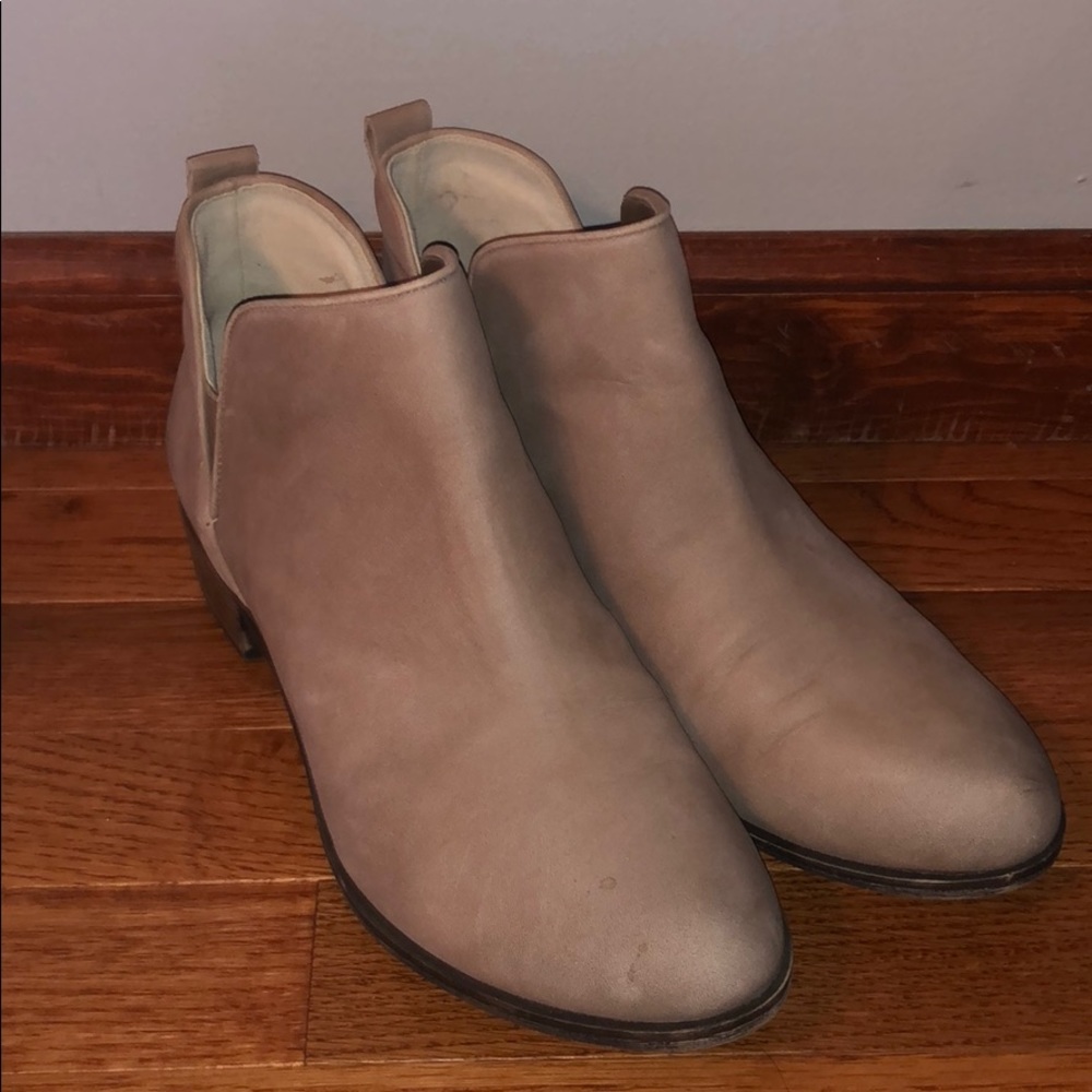 Low rise Booties